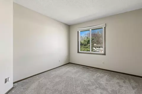 3873 Dolomite Dr, Eagan, MN 55122 photo 19