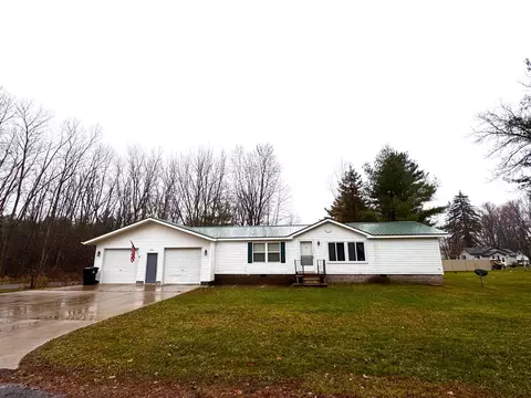 238 Golf Dr, Clear Lake, WI 54005
