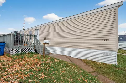 7433 W Circle Cir NE, Fridley, MN 55432