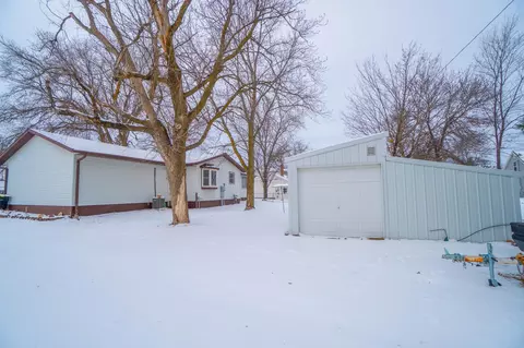 Exterior - 332 4th St NW, Perham, MN 56573 photo 4 of 5