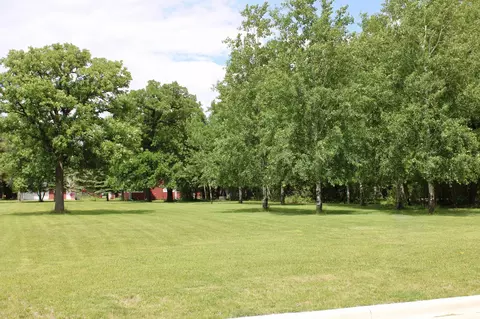 401 Robson Ct, Thief River Falls, MN 56701