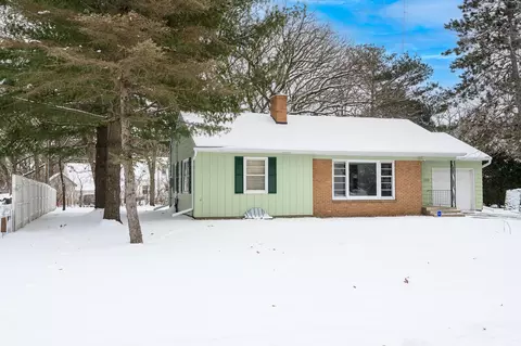 102 Woodhill Rd, Saint Cloud, MN 56301