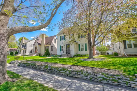 400 Macalester St, Saint Paul, MN 55105