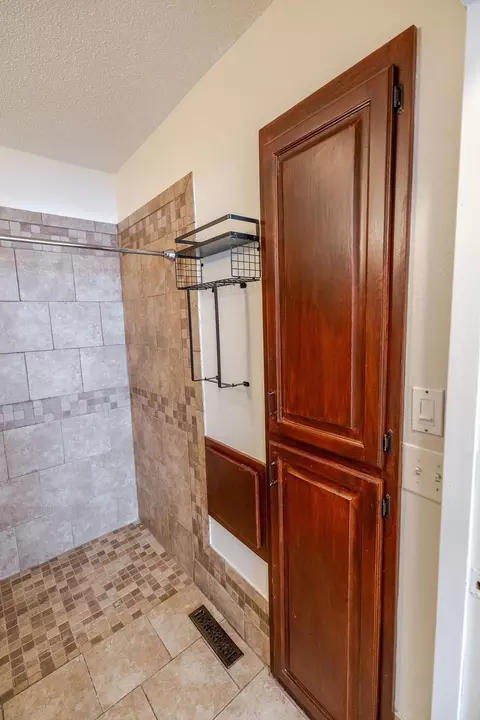 Bath - 711 8th Ave N, Saint Cloud, MN 56303 photo 2 of 3