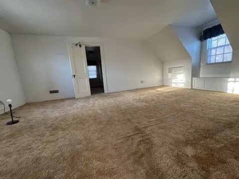 Bedroom - 700 Oakland Pl NE, Austin, MN 55912 photo 2 of 3
