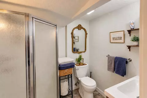 Bath - 839 Bluff Ave, Brainerd, MN 56401 photo 1 of 2