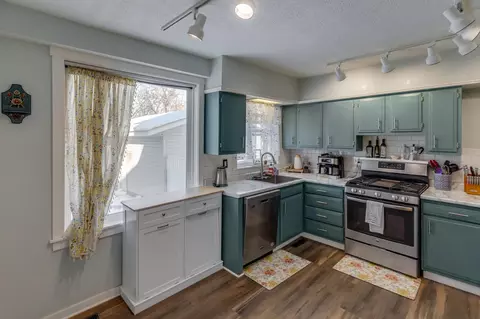 Kitchen - 839 Bluff Ave, Brainerd, MN 56401 photo 3 of 4