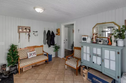 Entry Way - 839 Bluff Ave, Brainerd, MN 56401 photo 1 of 3
