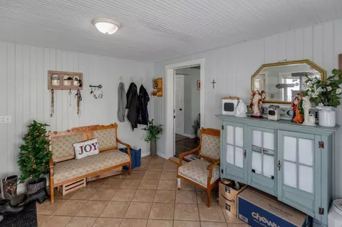 Entry Way - 839 Bluff Ave, Brainerd, MN 56401 photo 1 of 3