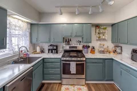 Kitchen - 839 Bluff Ave, Brainerd, MN 56401 photo 2 of 4