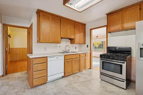 1312 E 93 12 St, Bloomington, MN 55425 photo 11