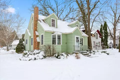 326 N 3rd St, River Falls, WI 54022