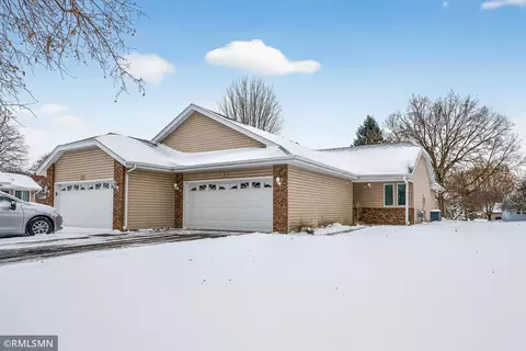 9 Oak Leaf Ln, Circle Pines, MN 55014