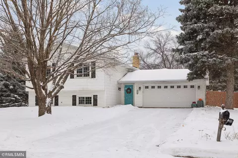13720 James Ave S, Burnsville, MN 55337