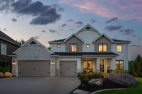 541 Lakeridge Dr, Shoreview, MN 55126