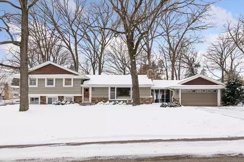 16600 Canterbury Dr, Minnetonka, MN 55345
