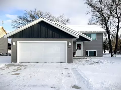 1311 Natures Trl, Alexandria, MN 56308