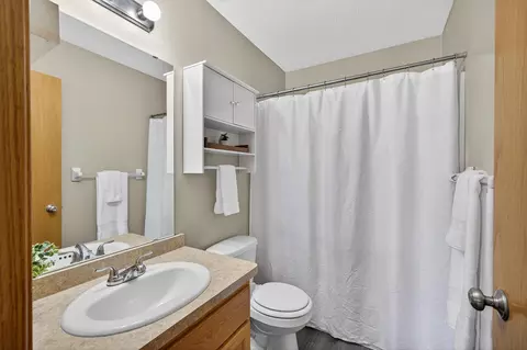 Bath - 5111 109th Ave N, Champlin, MN 55316 photo 1 of 3