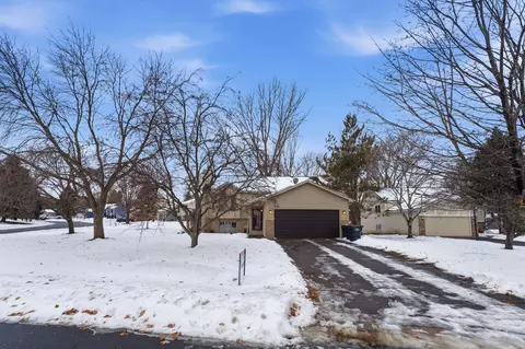 4093 Vermont Ave, Eagan, MN 55123