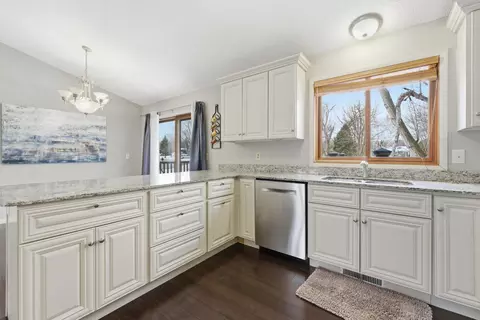 4093 Vermont Ave, Eagan, MN 55123 photo 8