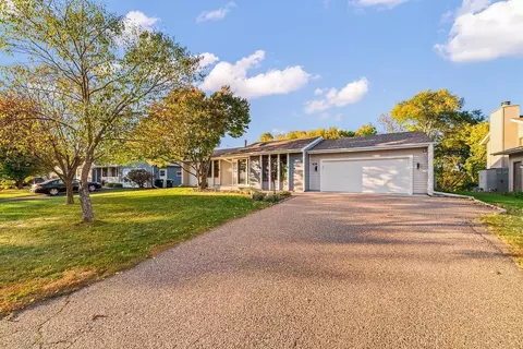 1569 Lancaster Ln, Eagan, MN 55122