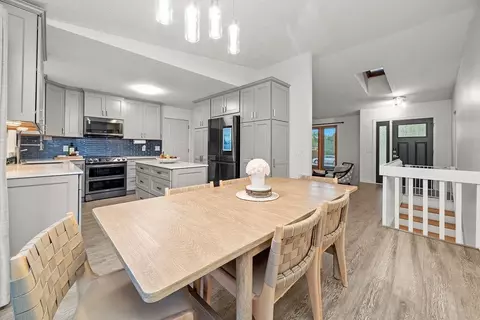 1569 Lancaster Ln, Eagan, MN 55122 photo 17