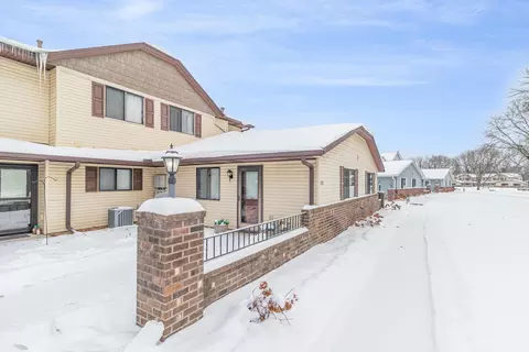 103 96th Ln NE, Blaine, MN 55434