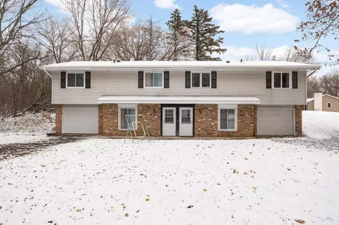 10 Woodpecker Ridge Rd, Excelsior, MN 55331