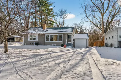 25815 Wild Rose Ln, Excelsior, MN 55331