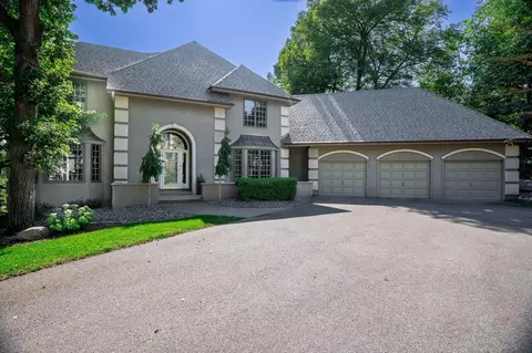 11808 Tapestry Ln, Hopkins, MN 55305
