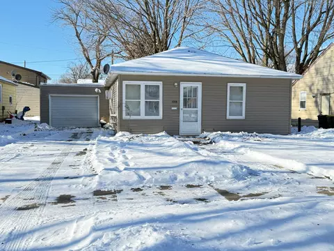 1005 N Hampton St, Fairmont, MN 56031