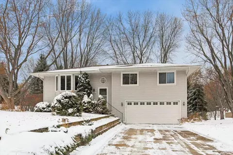 9676 Crestwood Ter, Eden Prairie, MN 55347