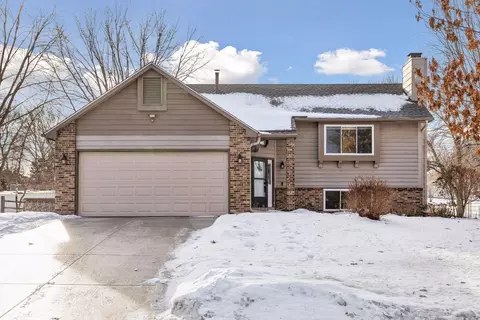 9524 208th St W, Lakeville, MN 55044