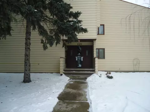 804 S 10 St S #A-4, Fargo, ND 58103