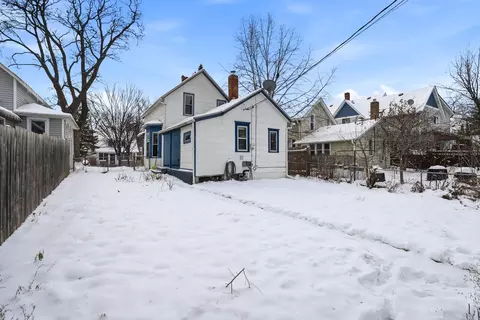 Exterior - 237 Page St E, Saint Paul, MN 55107 photo 4 of 5