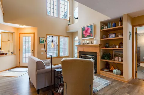 1520 Hunter Hill Rd, Hudson, WI 54016