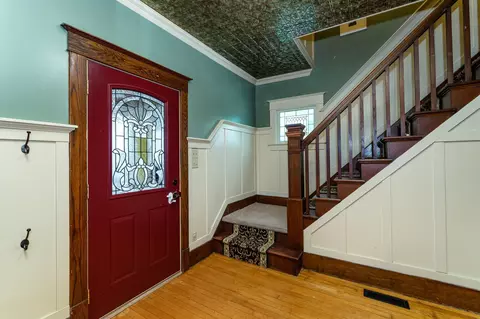 Entry Way - 40 2nd Ave NW, Plainview, MN 55964 photo 1 of 4