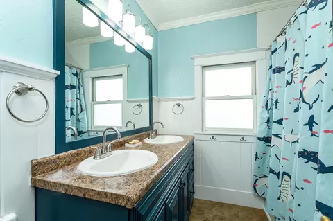 Bath - 40 2nd Ave NW, Plainview, MN 55964 photo 2 of 2