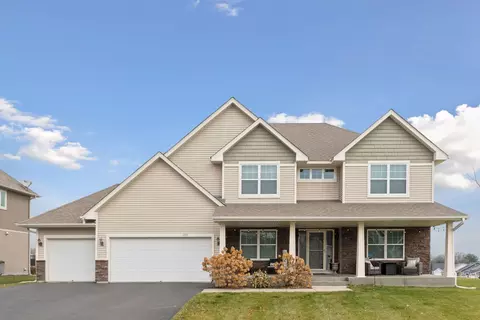 1135 Moers Dr, Chaska, MN 55318