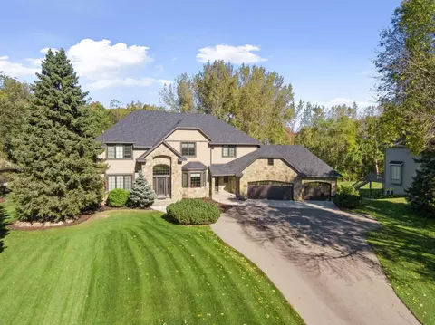 27740 Brynmawr Pl, Excelsior, MN 55331