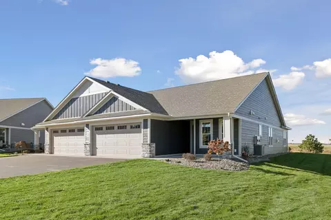 2939 Thompson Dr, River Falls, WI 54022