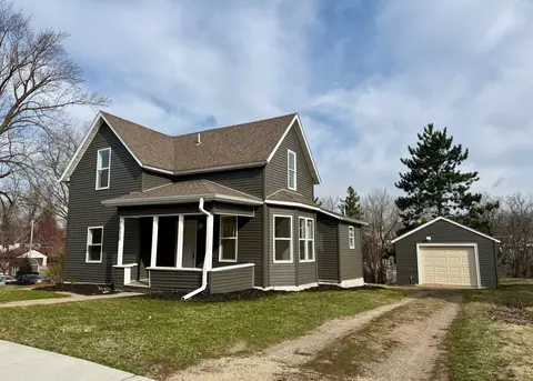 1050 Sturtevant St, Red Wing, MN 55066