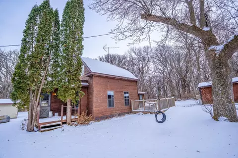 16489 68th St NW, New London, MN 56273