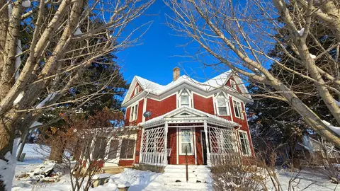 315 W Newburg Ave, Mabel, MN 55954