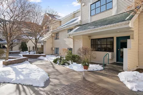 7621 Edinborough Way #2108, Edina, MN 55435