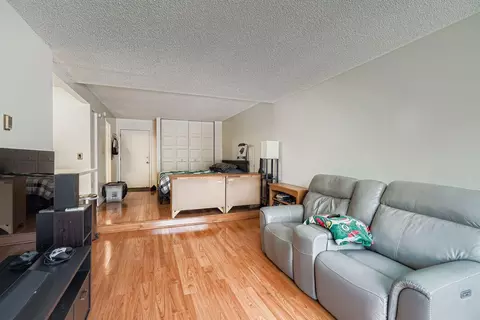 1601 N Innsbruck Dr #250NE, Fridley, MN 55432