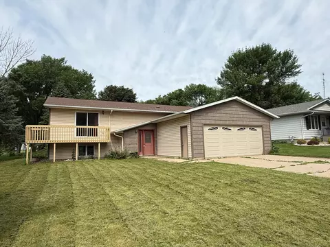 225 S 7th Ave E #E, Truman, MN 56088