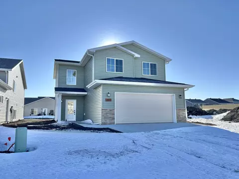 2613 36 Ave S, Moorhead, MN 56560