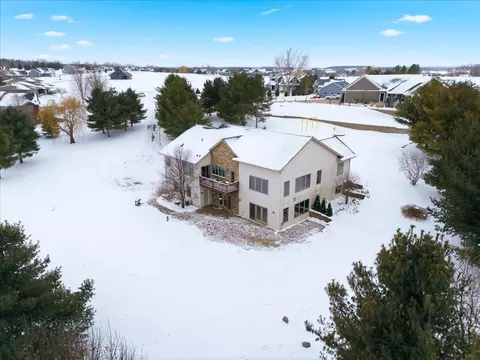 1047 174th St, Hammond, WI 54015