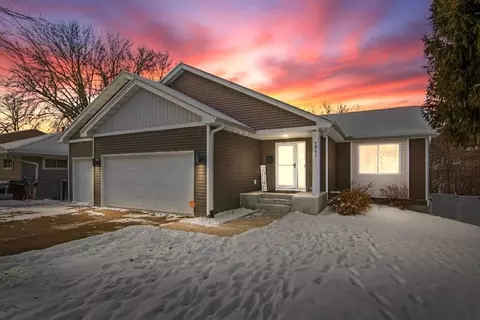 3255 Indiana Ave N, Robbinsdale, MN 55422